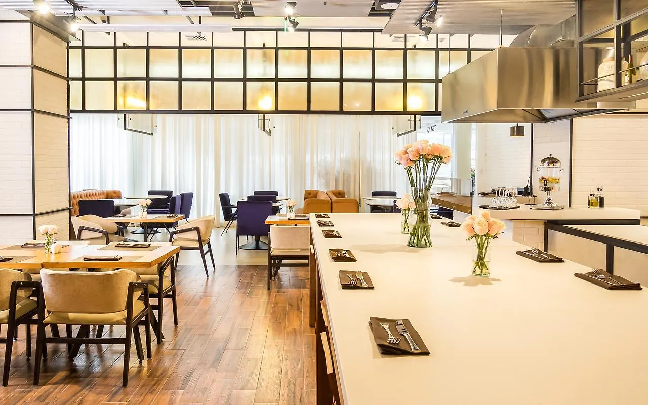 Eb Hotel By Eurobuilding Quito Airport 타바벨라 5*,